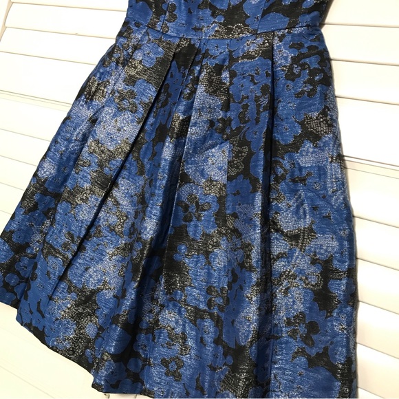 Tahari ALS Jacquard Sleeveless Dress Blue Metallic Floral Rhinestone Size 2 - Picture 3 of 7